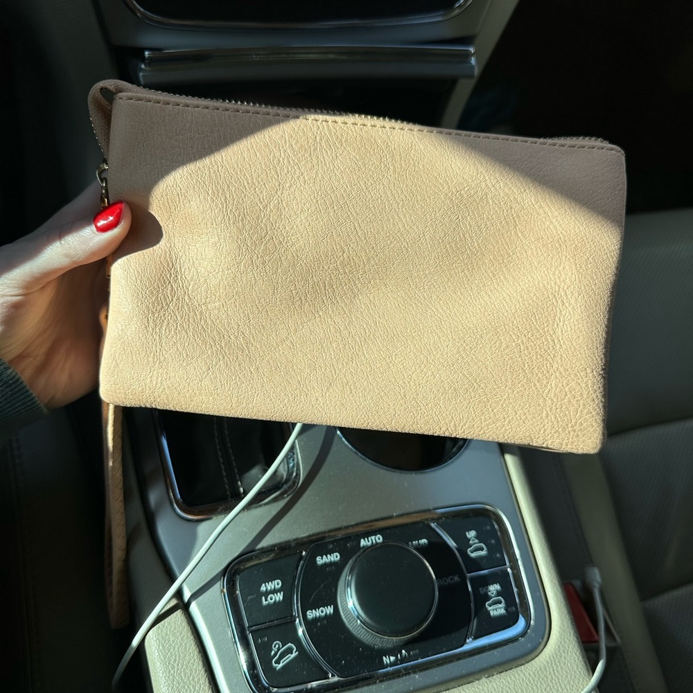 jen and co wristlet (never used)